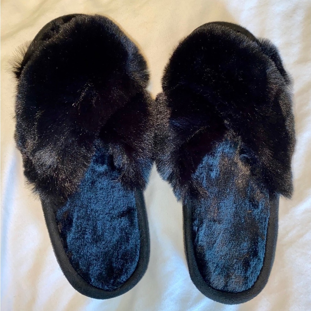 Brand NEW Slippers Women Plush Fluffy Furry Open Toe Slide Slippers Size 8.5